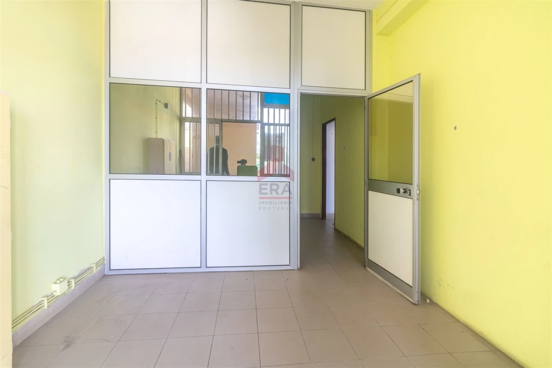 Loja para Venda em Faro (Sé e São Pedro) Foto 2