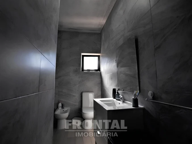 Moradia T4 para Venda em Avintes Foto 12