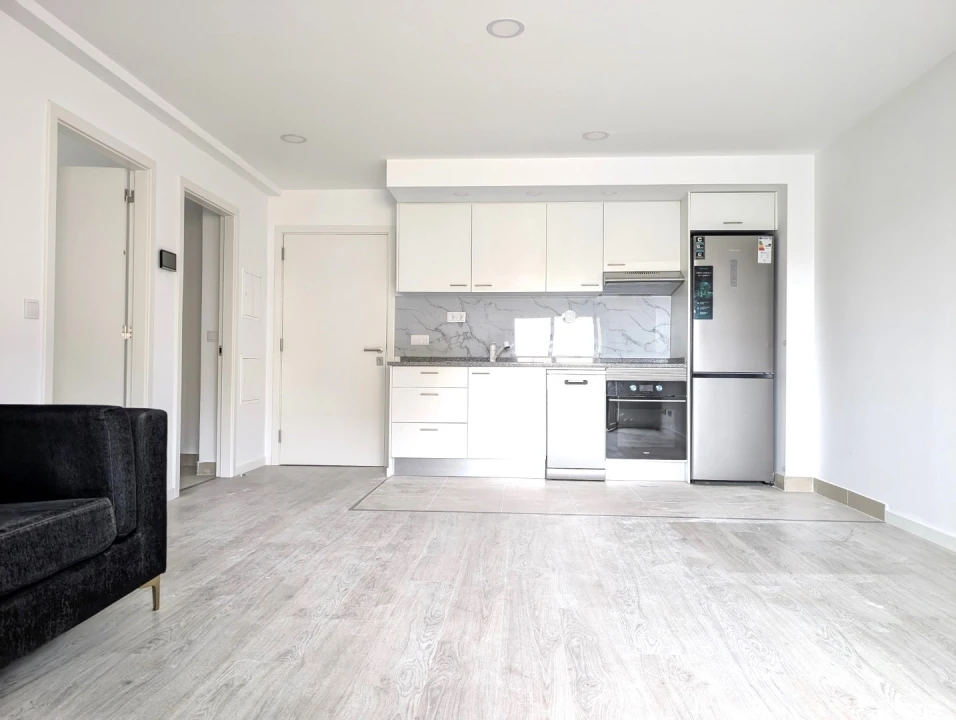 Apartamento T2 para Arrendamento em Aradas Foto 2