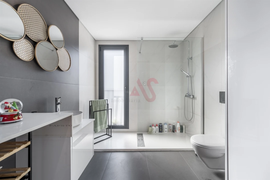 Moradia T3 para Venda em Santo Adrião de Vizela Foto 12