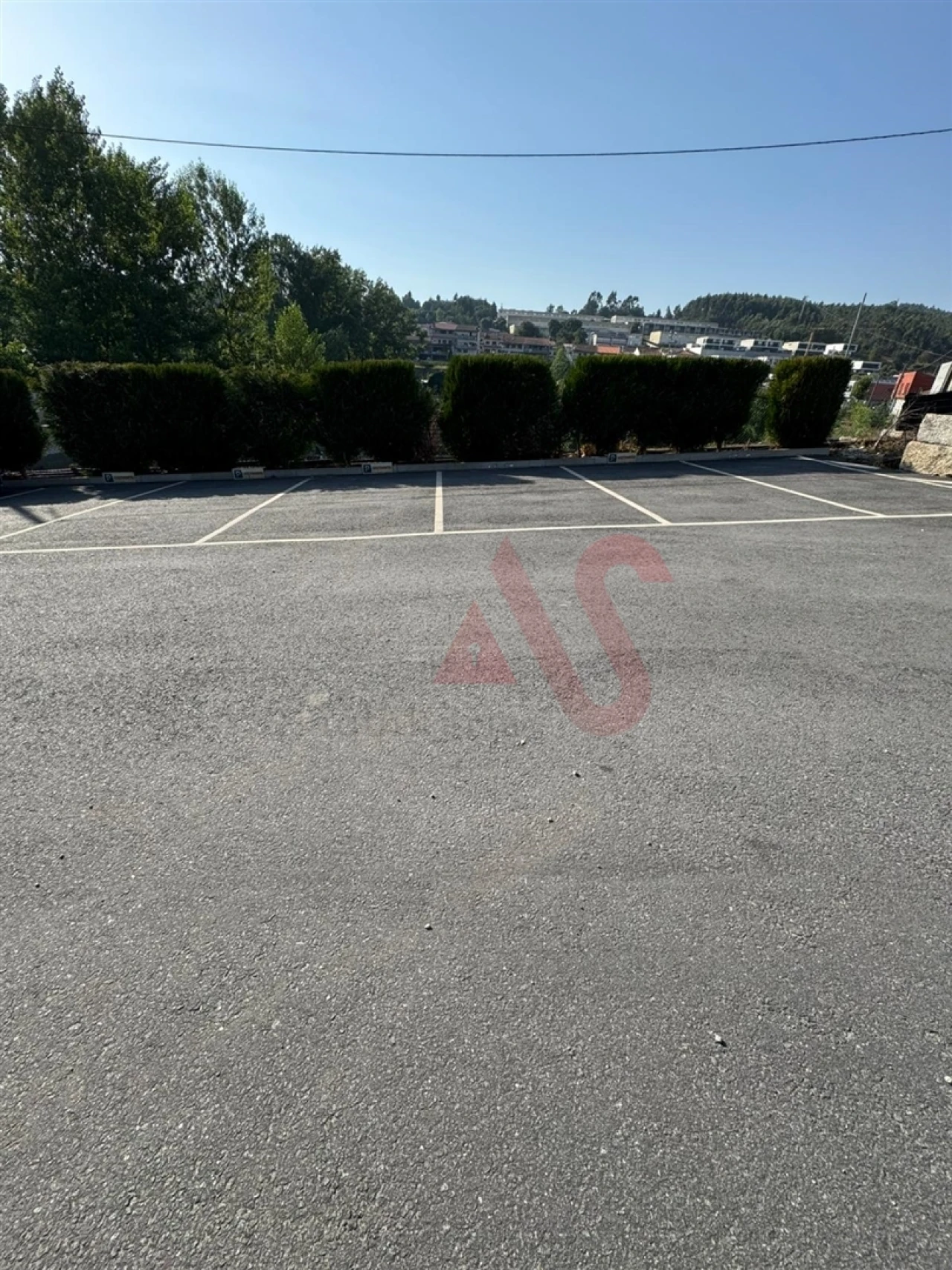 Armazém para Arrendamento em Creixomil Foto 9