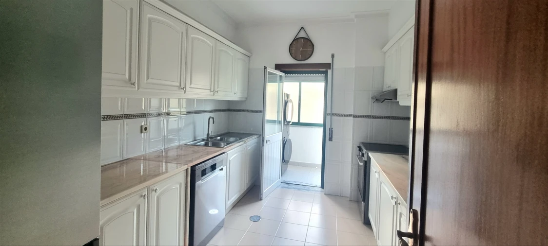 Apartamento T3 para Venda em Sé Nova, Santa Cruz, Almedina e São Bartolomeu Foto 6