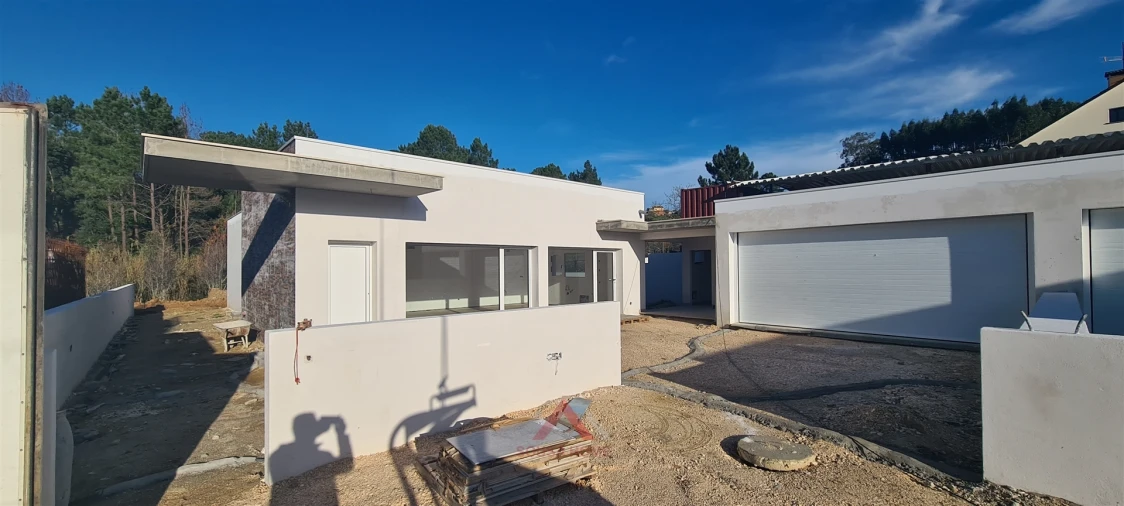 Moradia T4 para Venda em Leiria, Pousos, Barreira e Cortes Foto 2