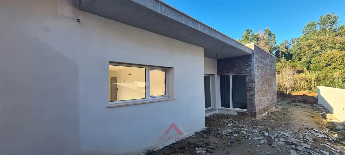 Moradia T4 para Venda em Leiria, Pousos, Barreira e Cortes Foto 3