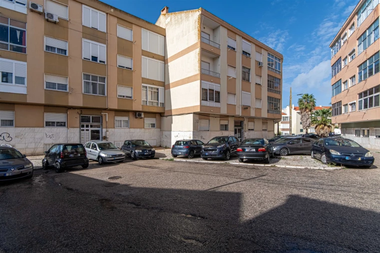 Apartamento T2 para Venda em Seixal, Arrentela e Aldeia de Paio Pires Foto 17