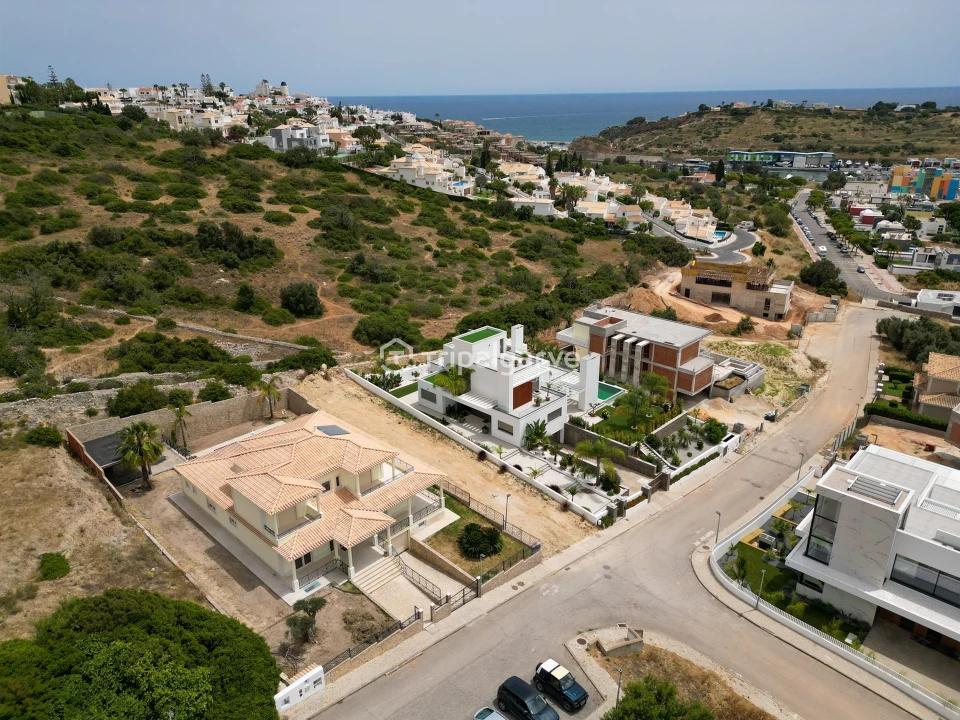 Moradia T4 para Venda em Albufeira e Olhos de Água Foto 3