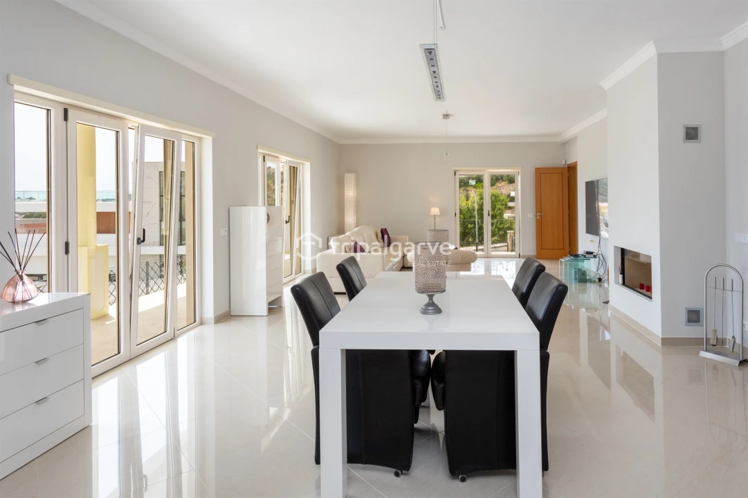 Moradia T4 para Venda em Albufeira e Olhos de Água Foto 12