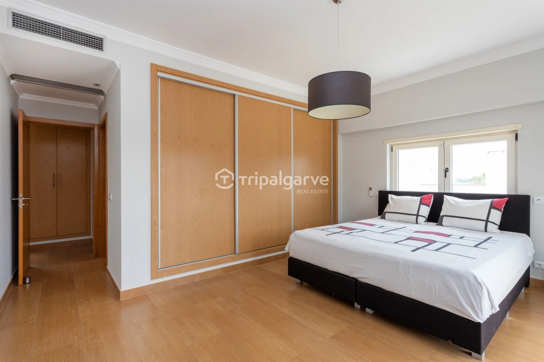 Moradia T4 para Venda em Albufeira e Olhos de Água Foto 37