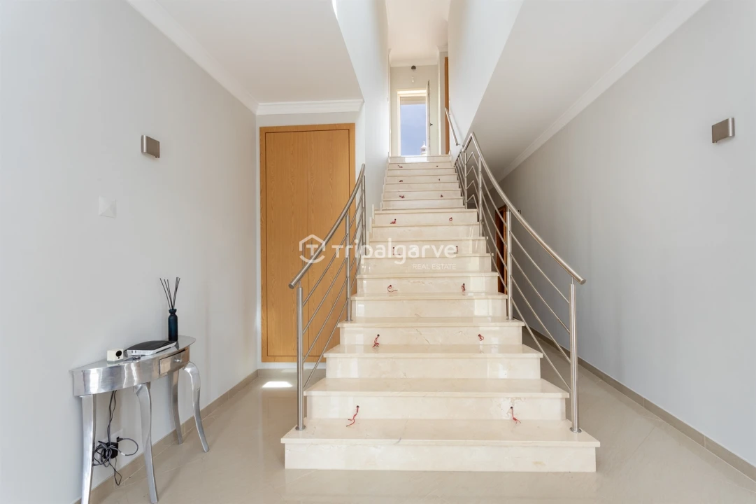 Moradia T4 para Venda em Albufeira e Olhos de Água Foto 21