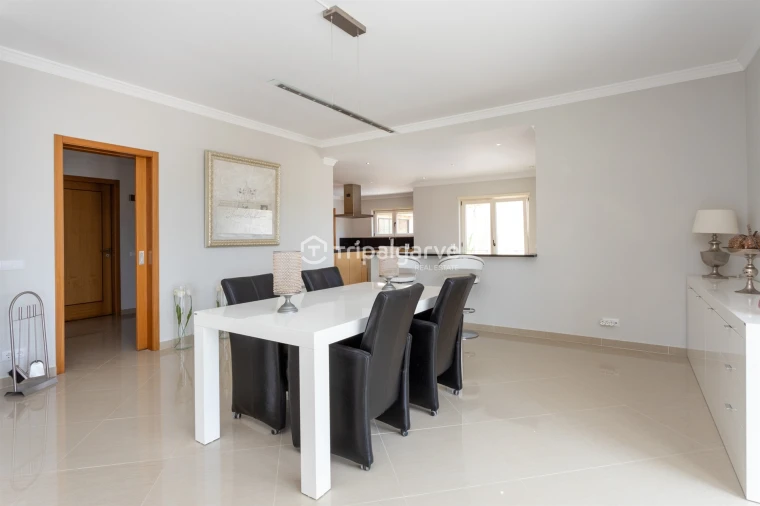 Moradia T4 para Venda em Albufeira e Olhos de Água Foto 15