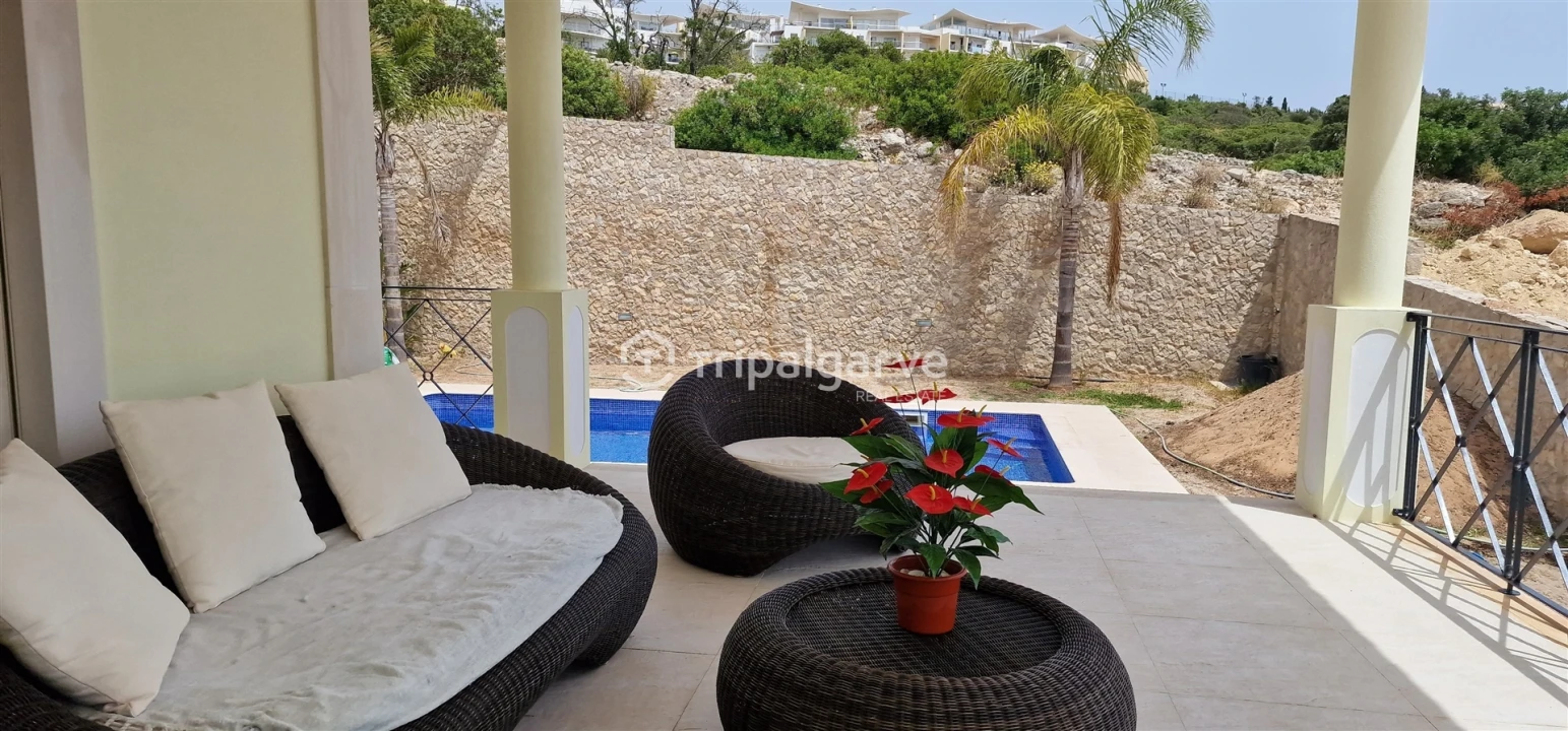 Moradia T4 para Venda em Albufeira e Olhos de Água Foto 9