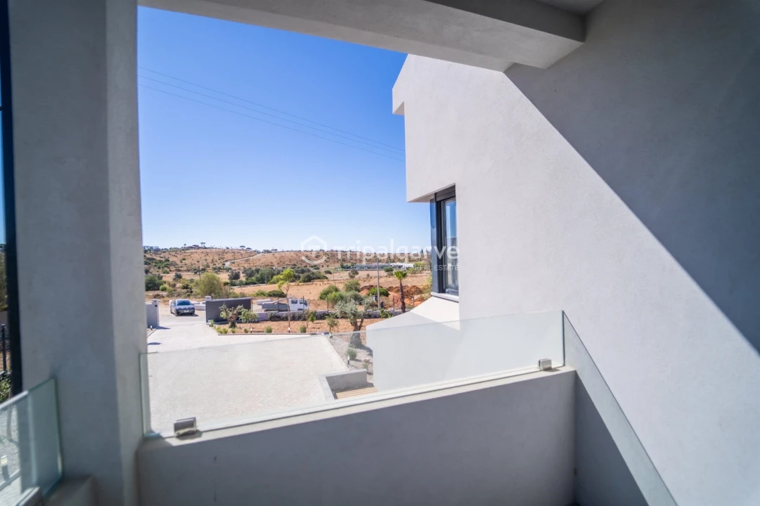 Moradia T5 para Venda em Quarteira Foto 44