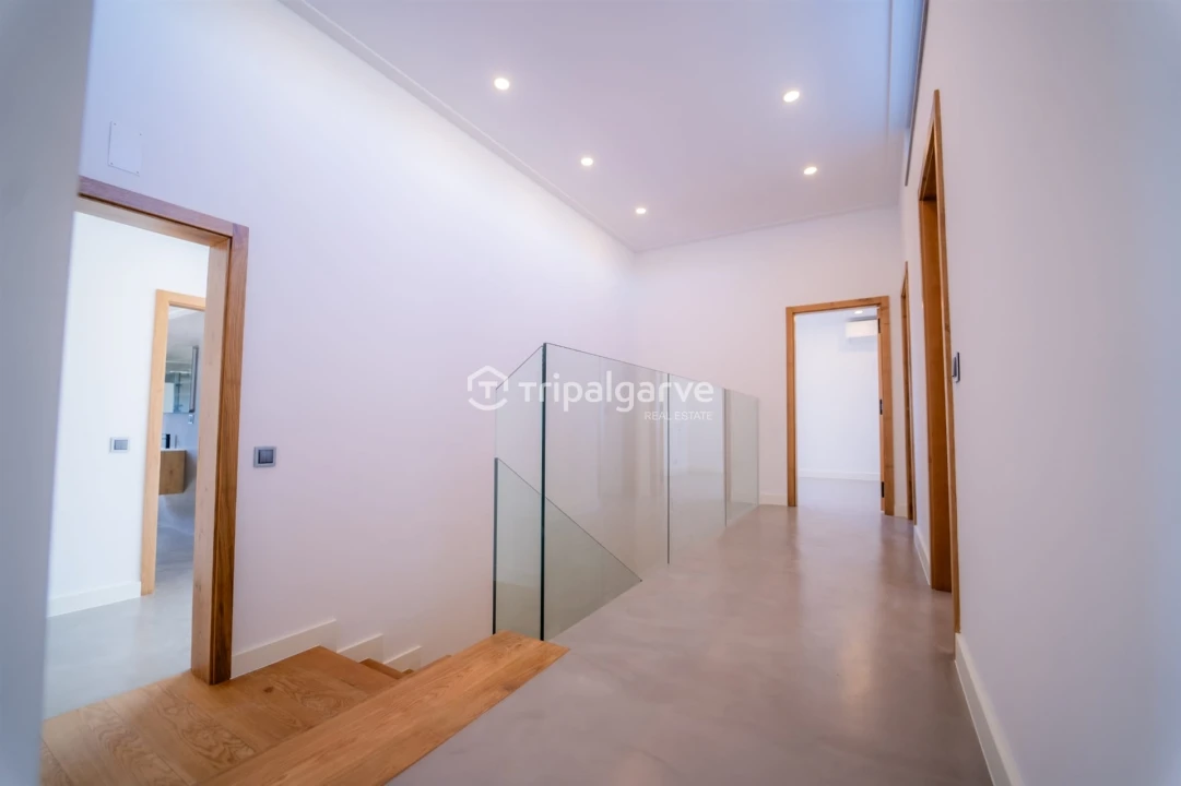 Moradia T5 para Venda em Quarteira Foto 20