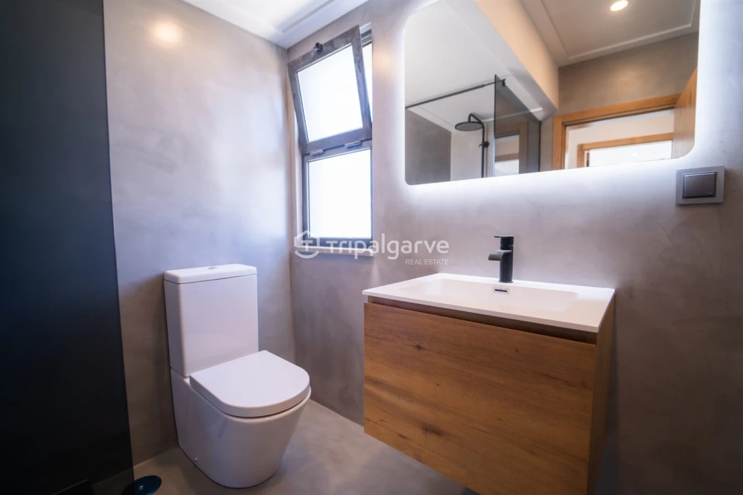 Moradia T5 para Venda em Quarteira Foto 35