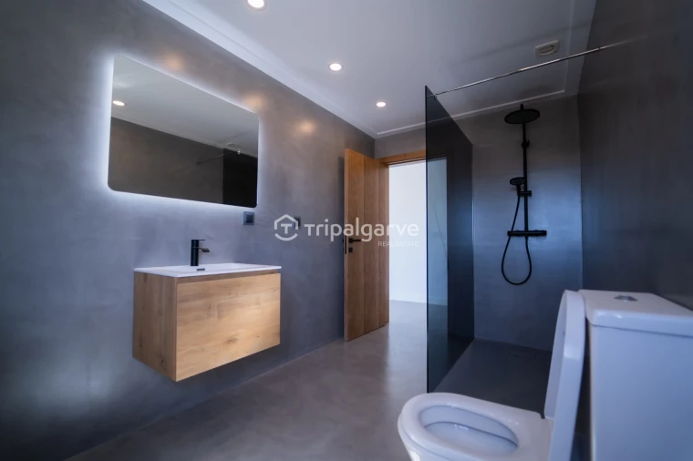 Moradia T5 para Venda em Quarteira Foto 29