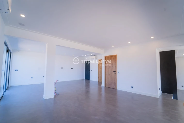 Moradia T5 para Venda em Quarteira Foto 46