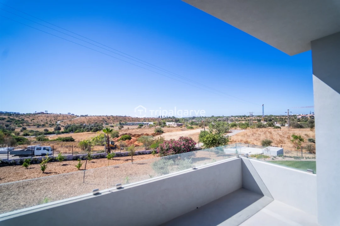 Moradia T5 para Venda em Quarteira Foto 42