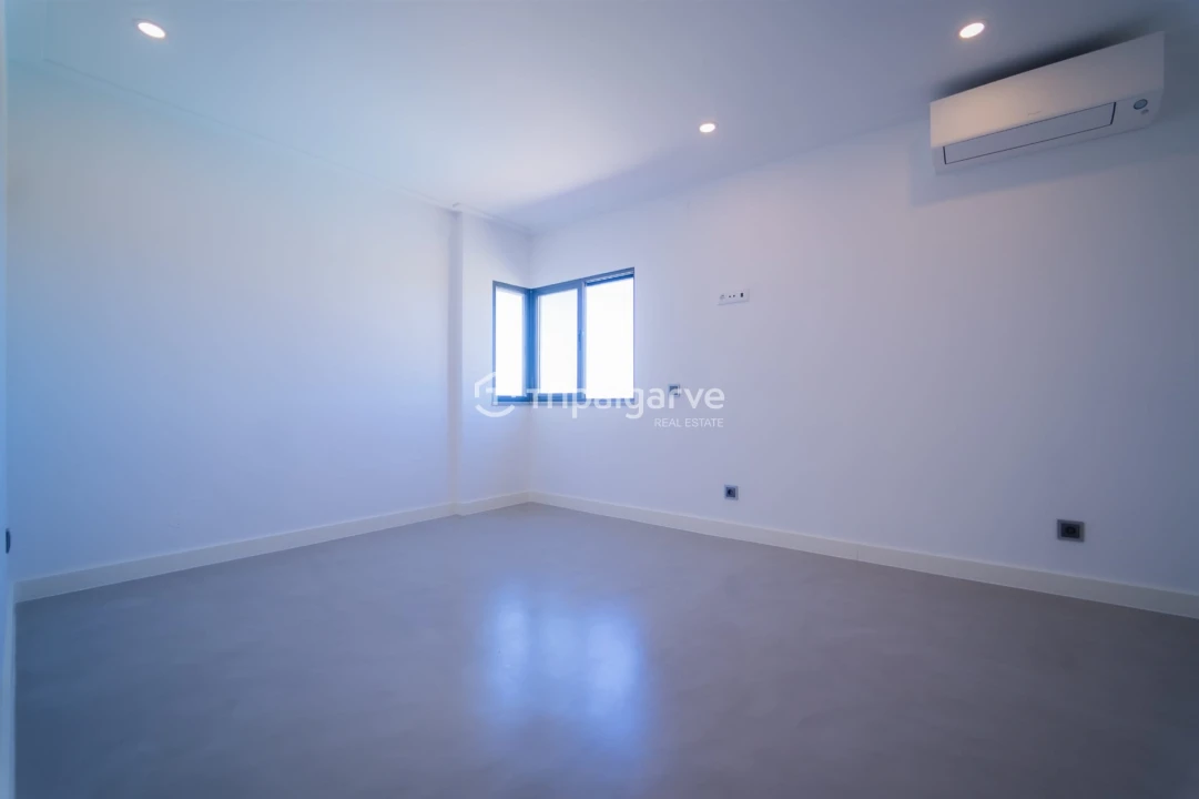 Moradia T5 para Venda em Quarteira Foto 28