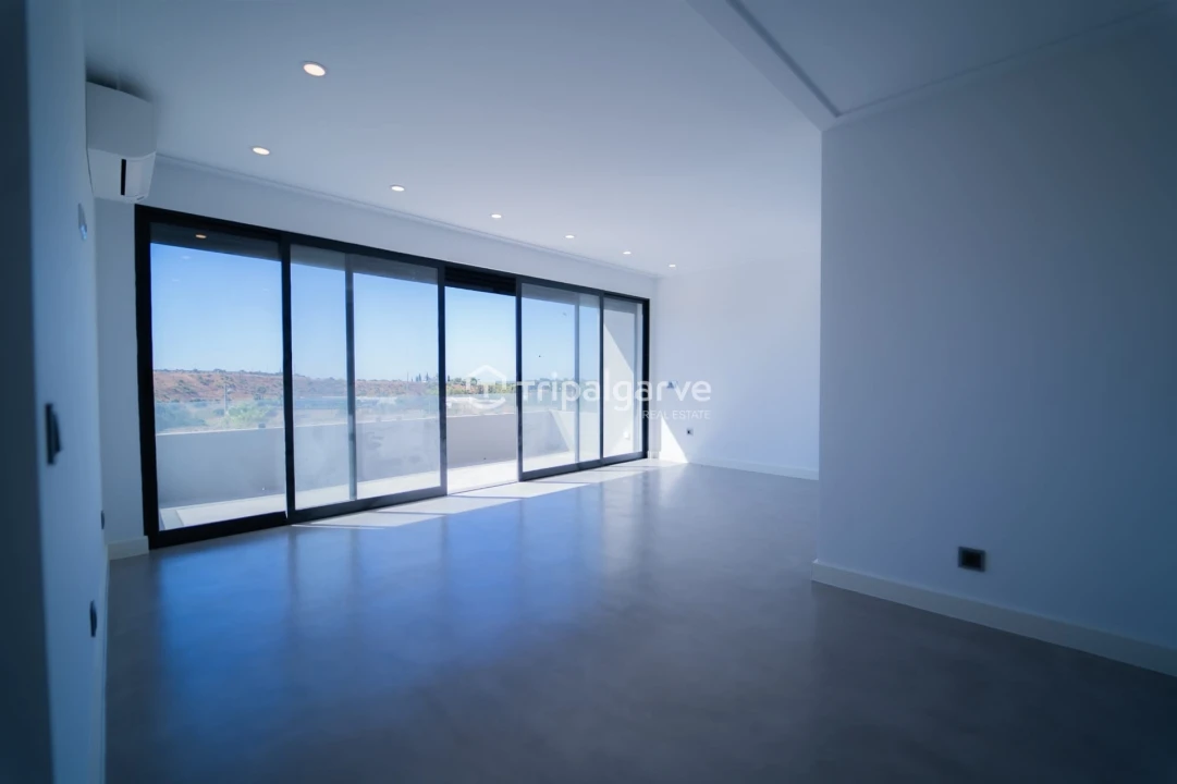 Moradia T5 para Venda em Quarteira Foto 15