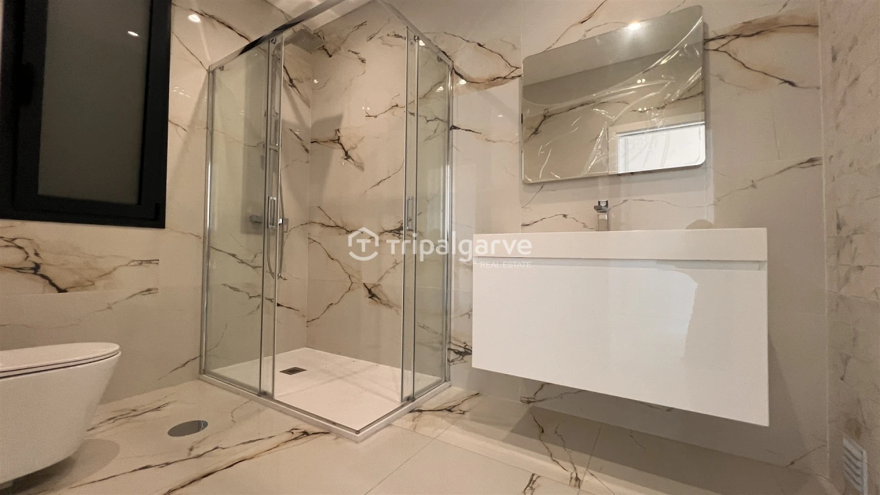 Moradia T4 para Venda em Albufeira e Olhos de Água Foto 36