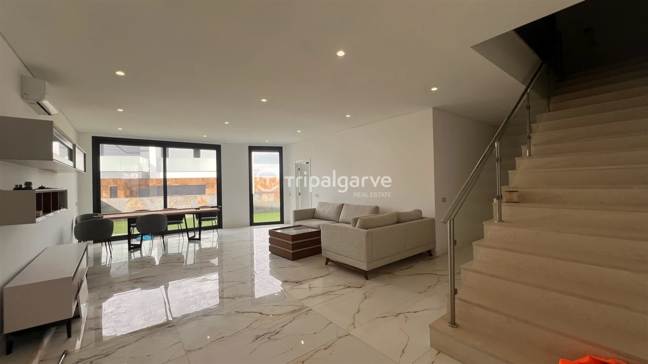 Moradia T4 para Venda em Albufeira e Olhos de Água Foto 6