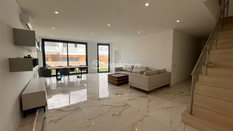 Moradia T4 para Venda em Albufeira e Olhos de Água Foto 40