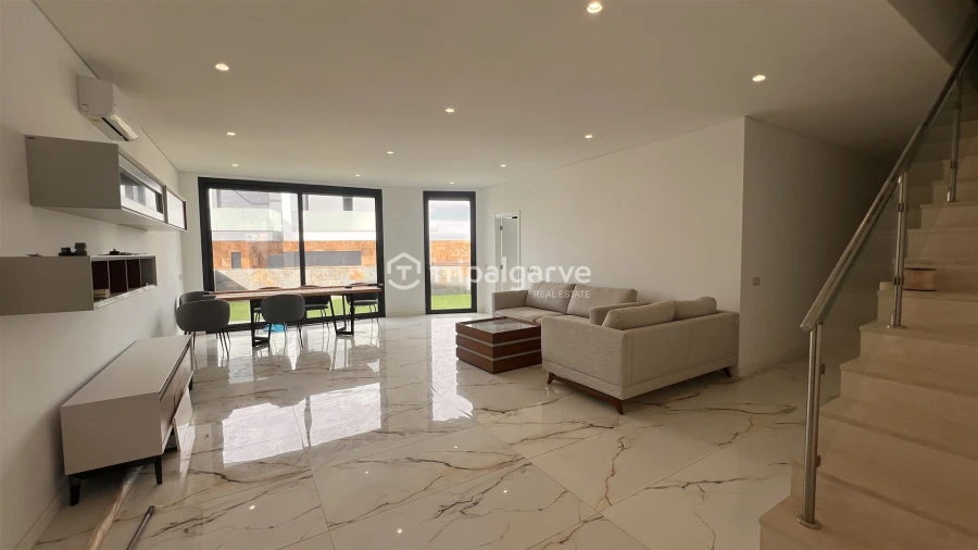 Moradia T4 para Venda em Albufeira e Olhos de Água Foto 5