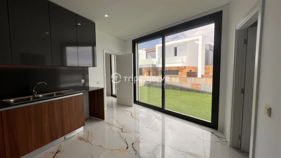 Moradia T4 para Venda em Albufeira e Olhos de Água Foto 4