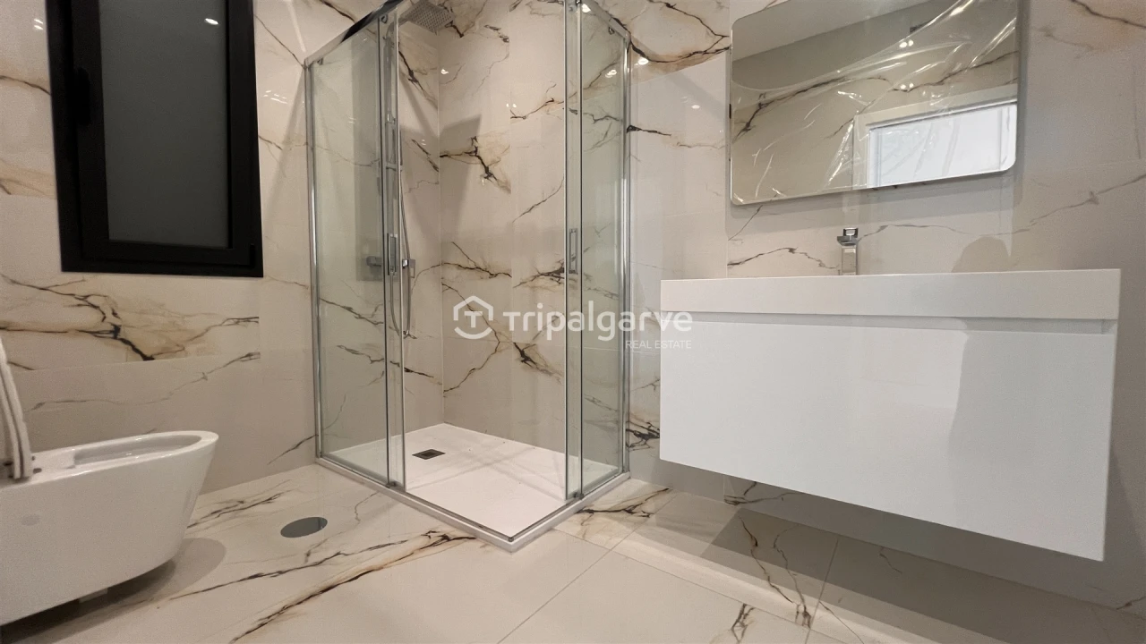 Moradia T4 para Venda em Albufeira e Olhos de Água Foto 35