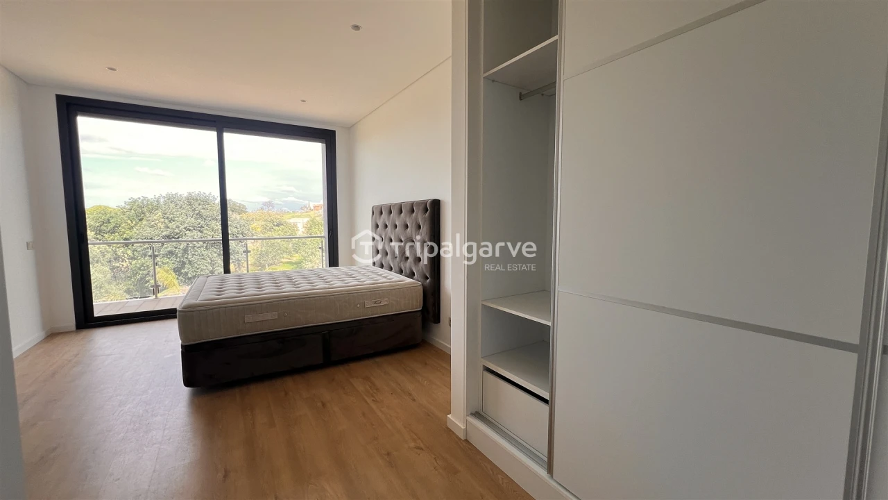 Moradia T4 para Venda em Albufeira e Olhos de Água Foto 22