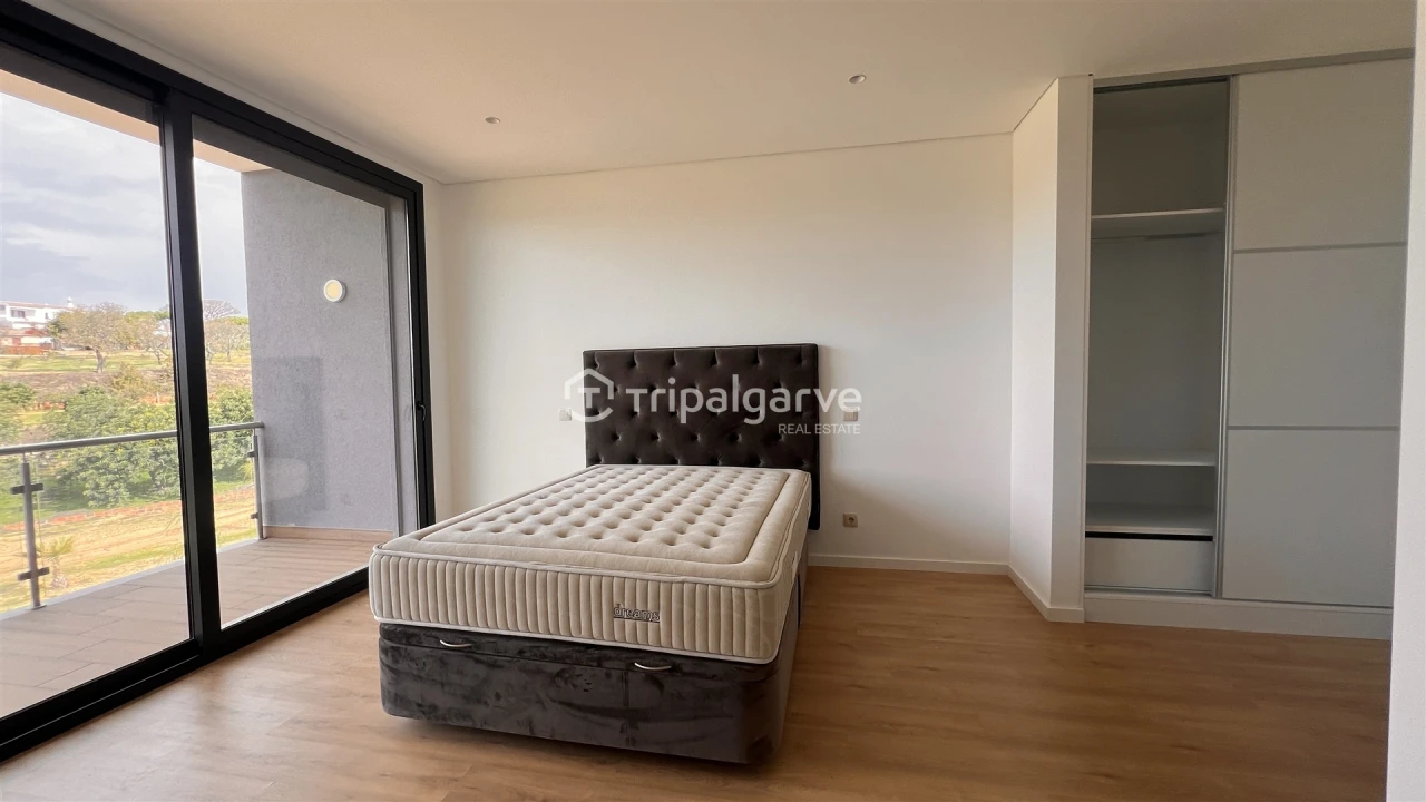 Moradia T4 para Venda em Albufeira e Olhos de Água Foto 24