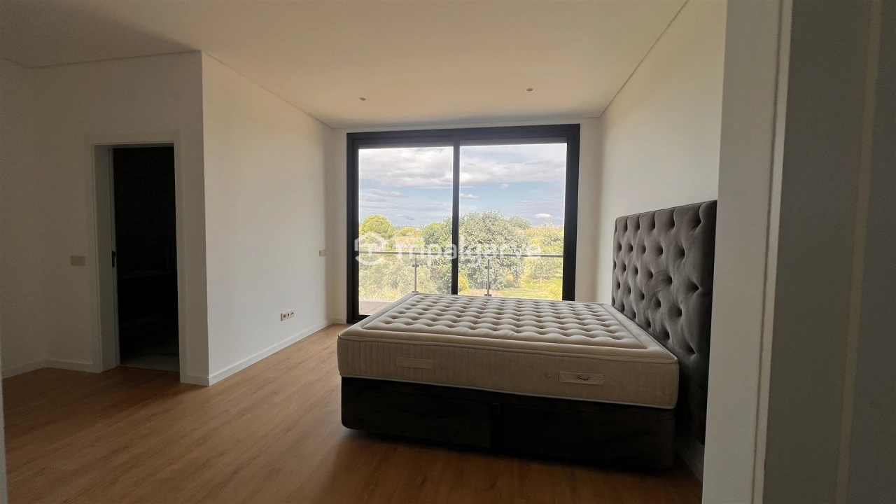 Moradia T4 para Venda em Albufeira e Olhos de Água Foto 23