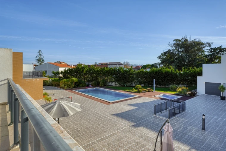 Moradia T4 para Venda em São João das Lampas e Terrugem Foto 21