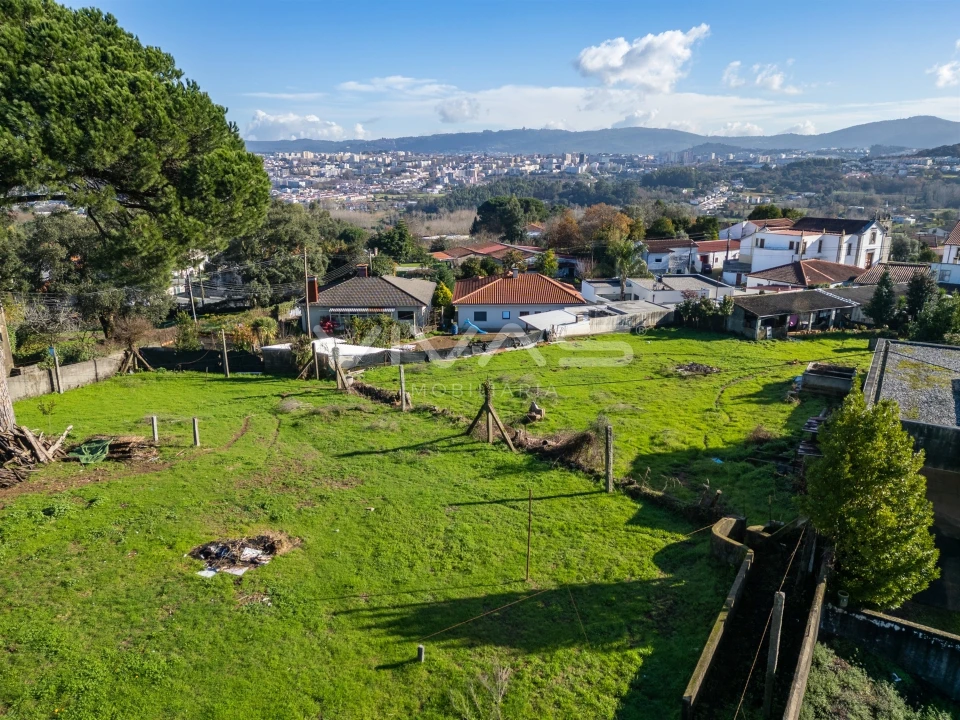 Terreno para Venda em Merelim (São Paio), Panoias e Parada de Tibães Foto 9