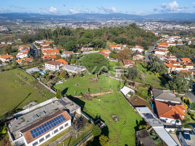 Terreno para Venda em Merelim (São Paio), Panoias e Parada de Tibães Foto 3