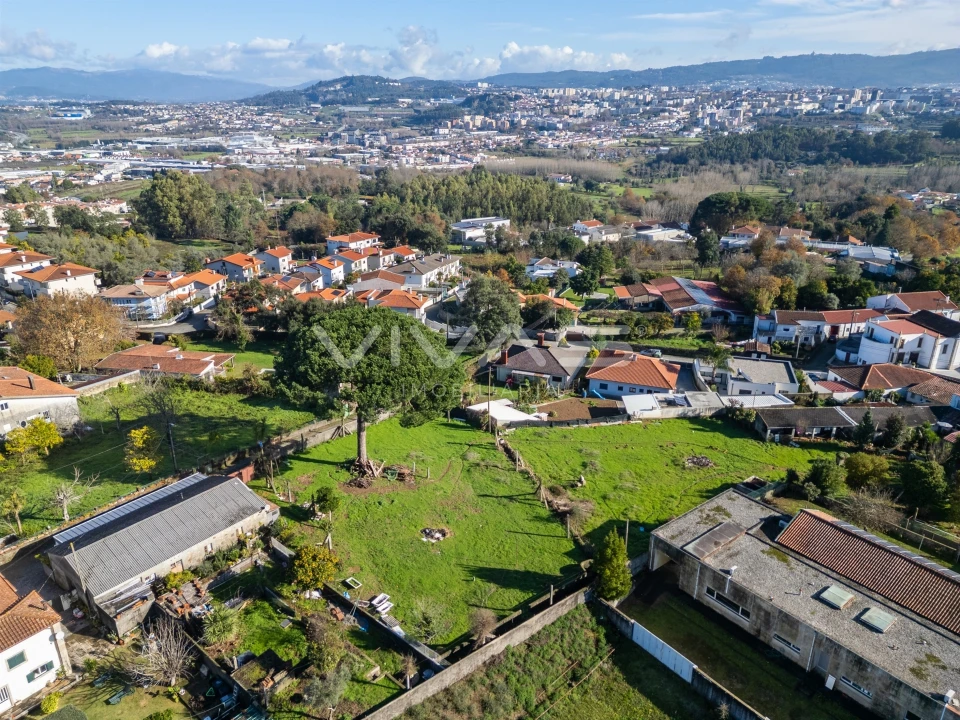 Terreno para Venda em Merelim (São Paio), Panoias e Parada de Tibães Foto 3