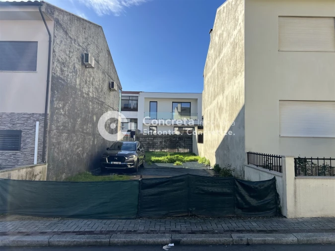 Terreno para Venda em Arcozelo Foto 1