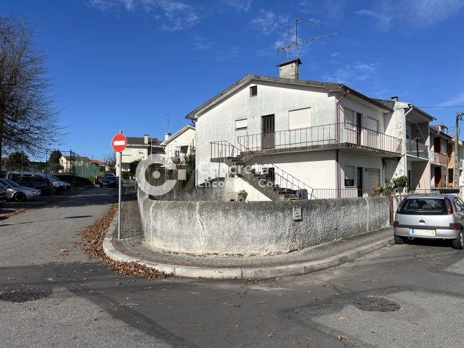 Moradia T2 para Venda em Arcozelo Foto 23