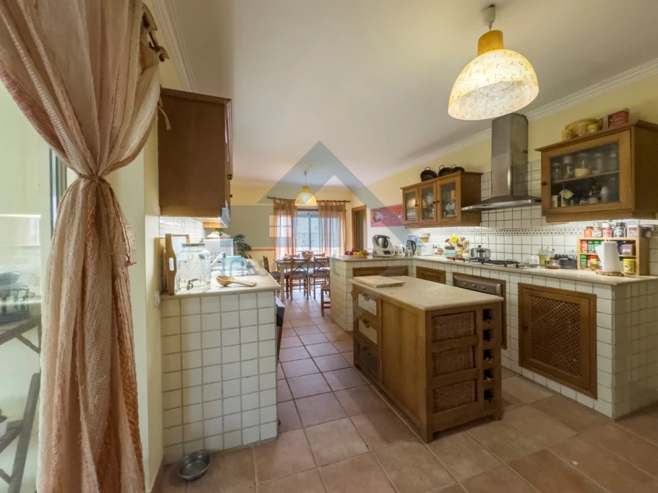 Apartamento T4 para Venda em Loule (São Sebastião) Foto 2