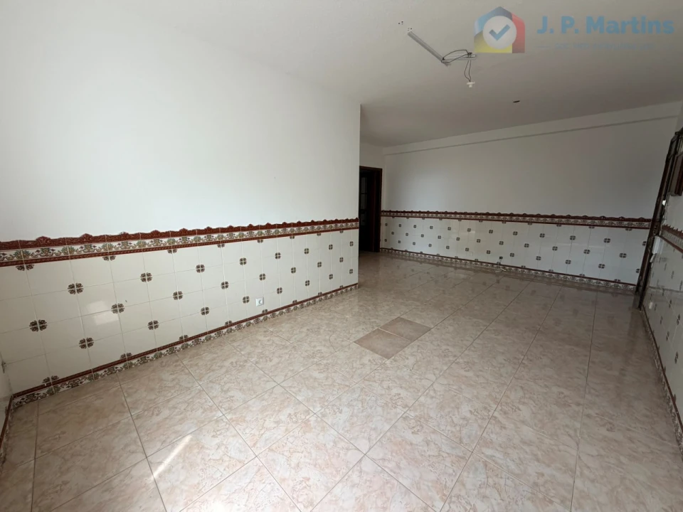Apartamento T3 para Venda em Santo Antonio da Charneca Foto 2