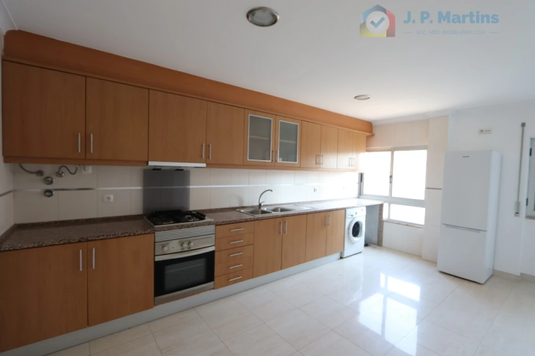 Apartamento T2 para Venda em Amora Foto 2