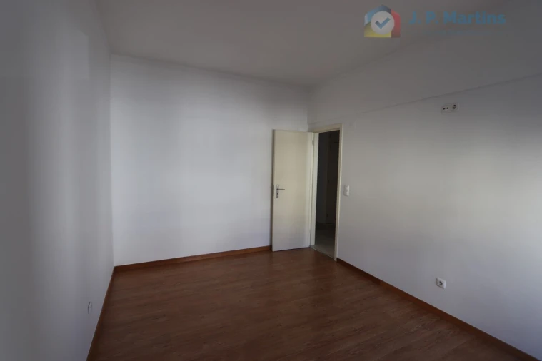 Apartamento T2 para Venda em Amora Foto 4