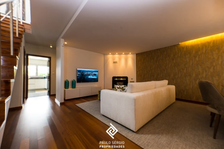 Moradia T3 para Venda em Fermentões Foto 6