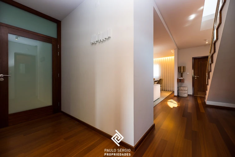 Moradia T3 para Venda em Fermentões Foto 11