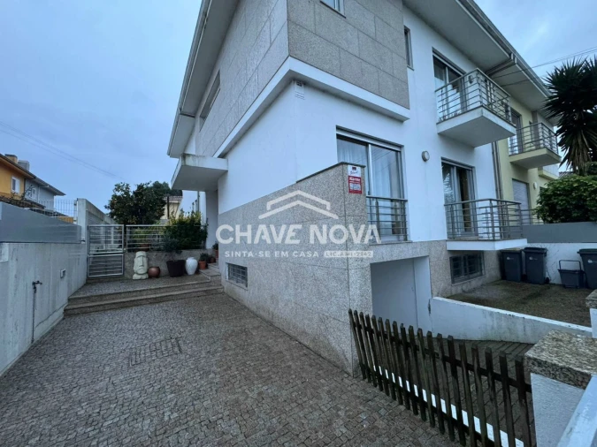 Moradia T3 para Venda em Nogueira e Silva Escura Foto 1
