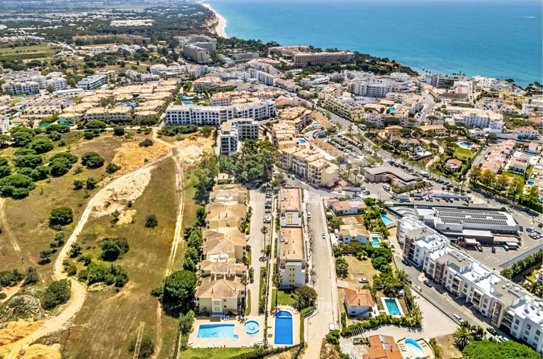Apartamento T1 para Venda em Albufeira e Olhos de Água Foto 1