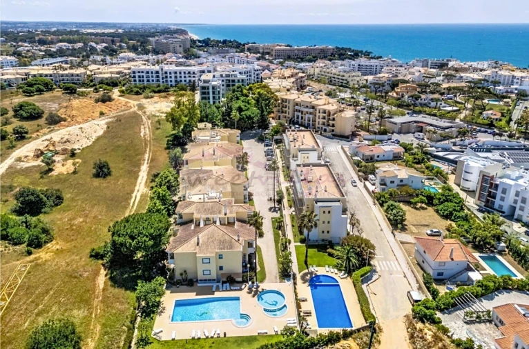 Apartamento T1 para Venda em Albufeira e Olhos de Água Foto 2