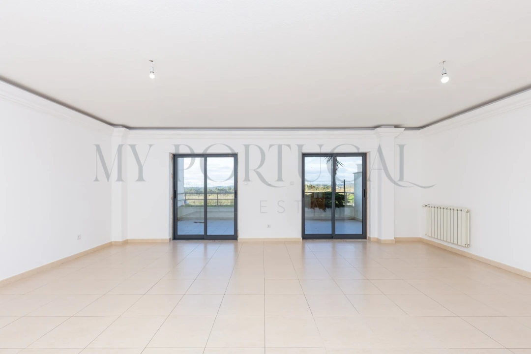 Apartamento T2 para Arrendamento em Mina de Água Foto 4