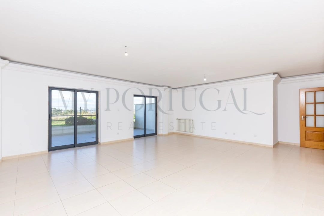 Apartamento T2 para Arrendamento em Mina de Água Foto 6