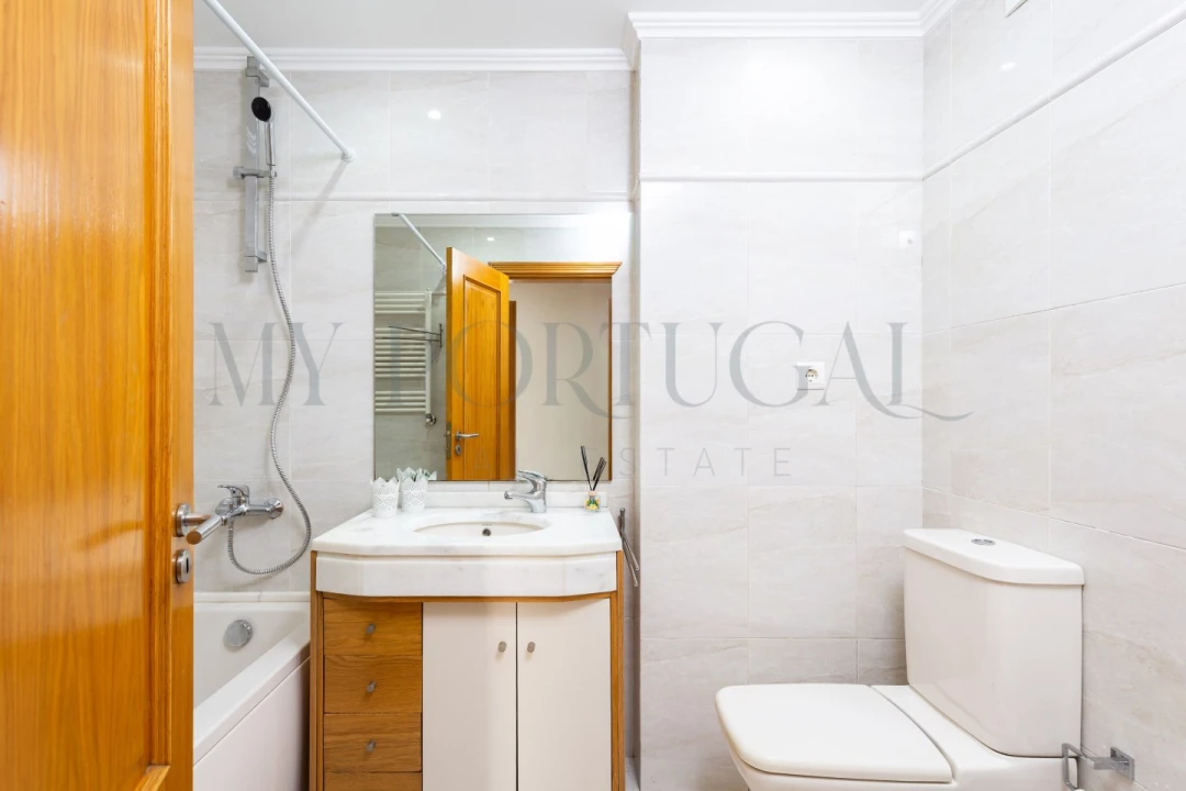 Apartamento T2 para Arrendamento em Mina de Água Foto 12